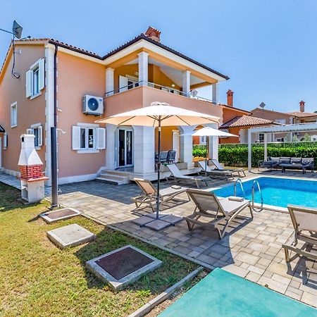 Villas Lotus With Pool And Jacuzzi Pula Extérieur photo