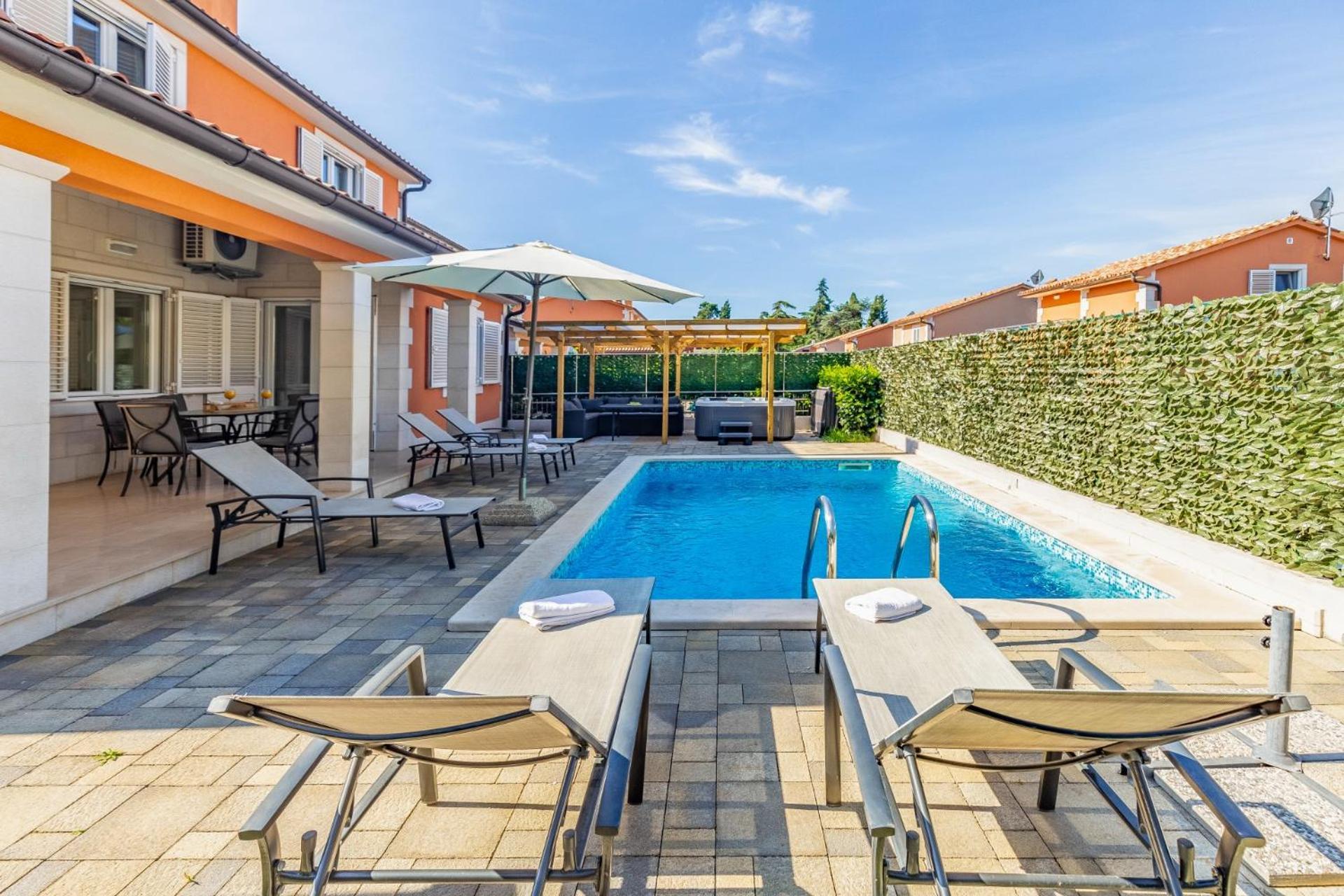 Villas Lotus With Pool And Jacuzzi Pula Extérieur photo