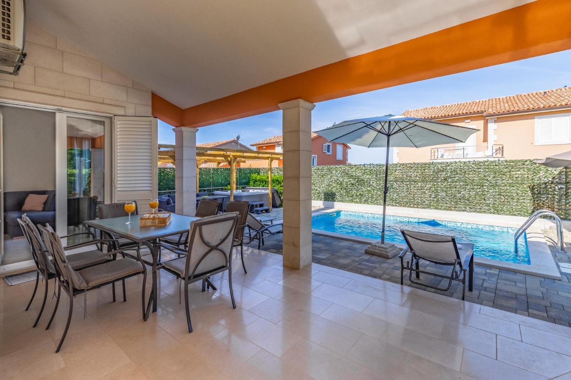Villas Lotus With Pool And Jacuzzi Pula Extérieur photo