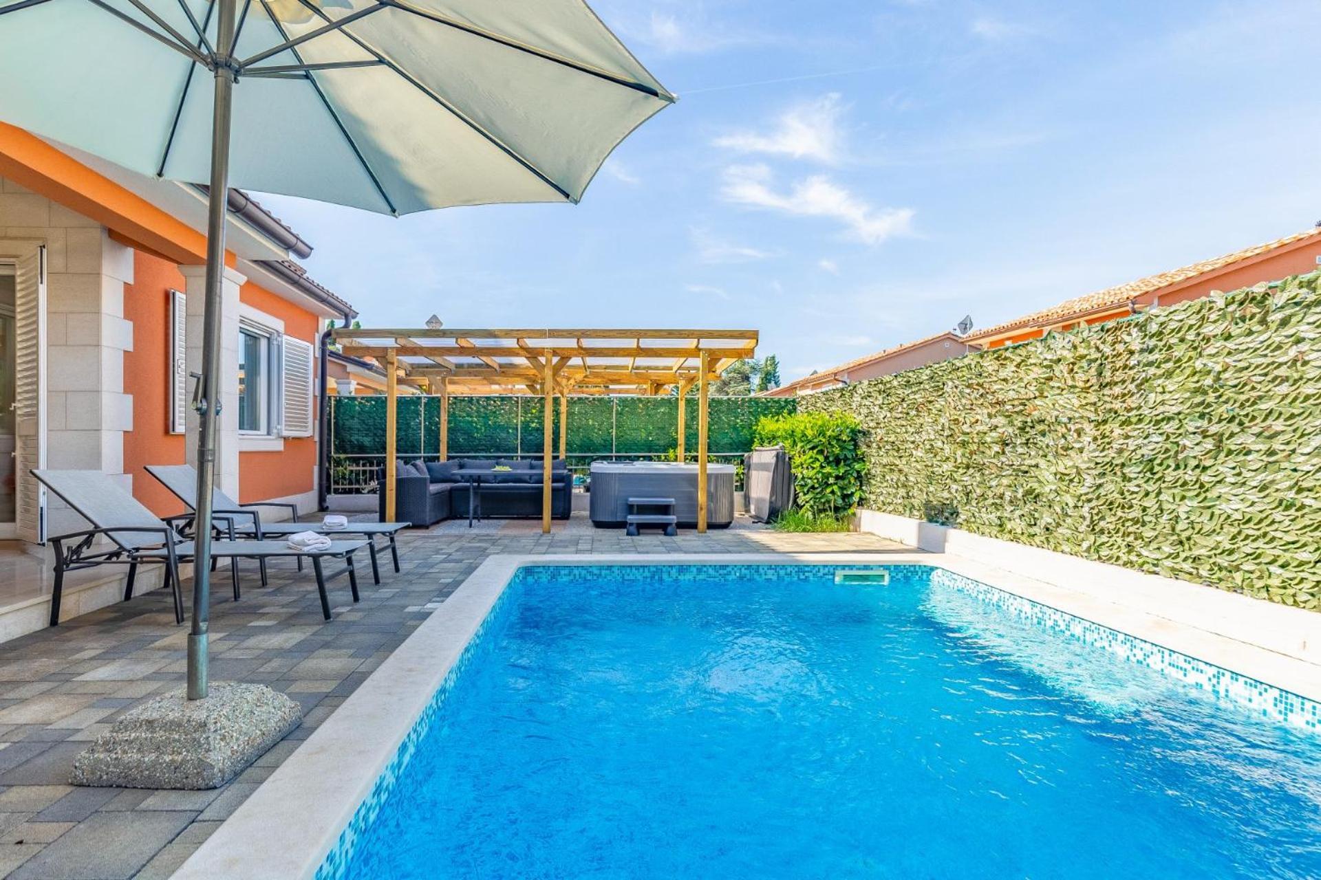 Villas Lotus With Pool And Jacuzzi Pula Extérieur photo