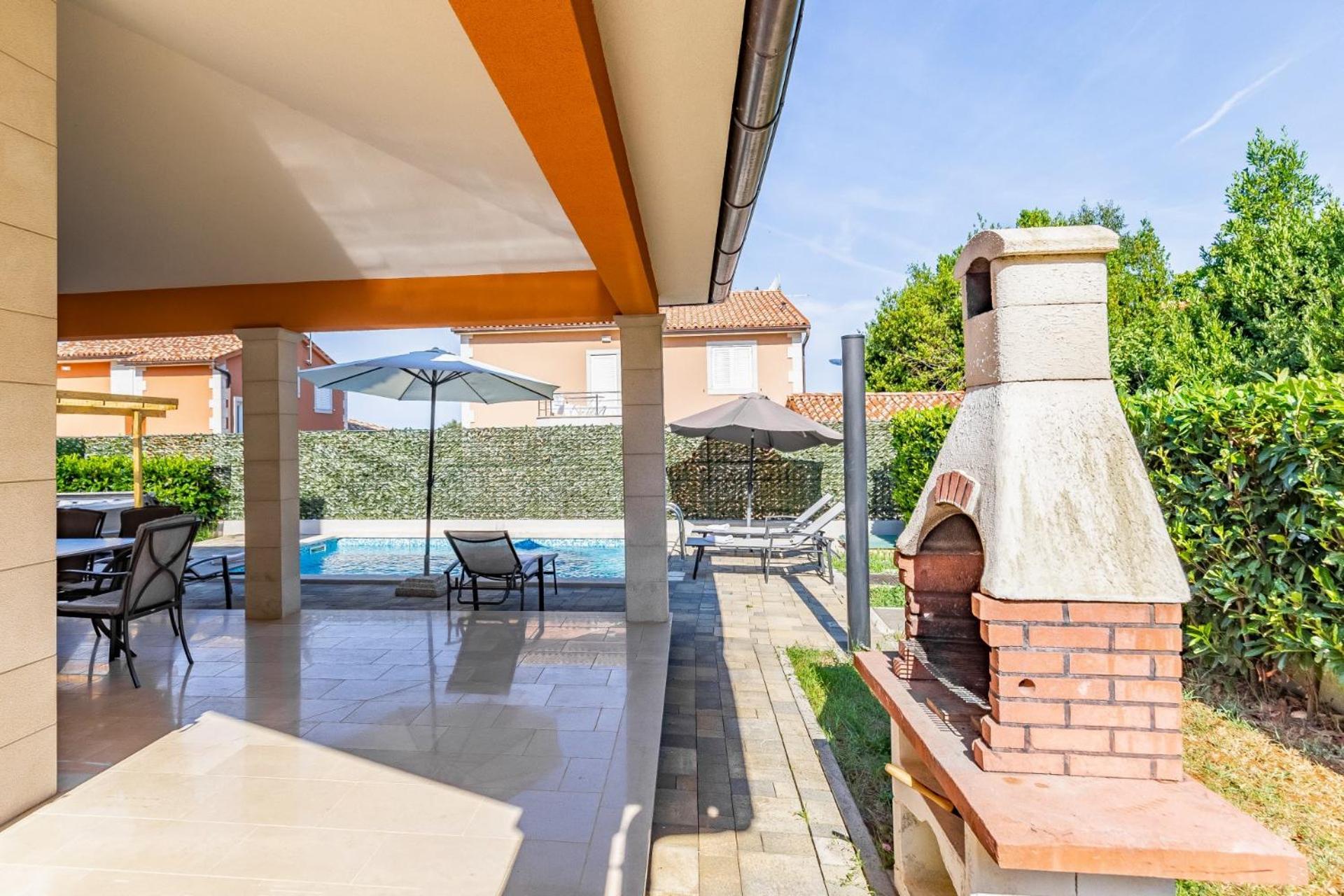 Villas Lotus With Pool And Jacuzzi Pula Extérieur photo