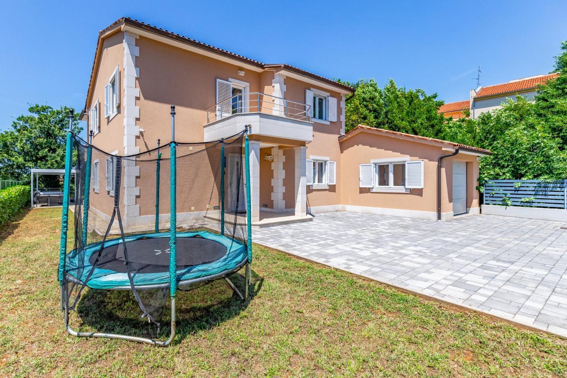 Villas Lotus With Pool And Jacuzzi Pula Extérieur photo