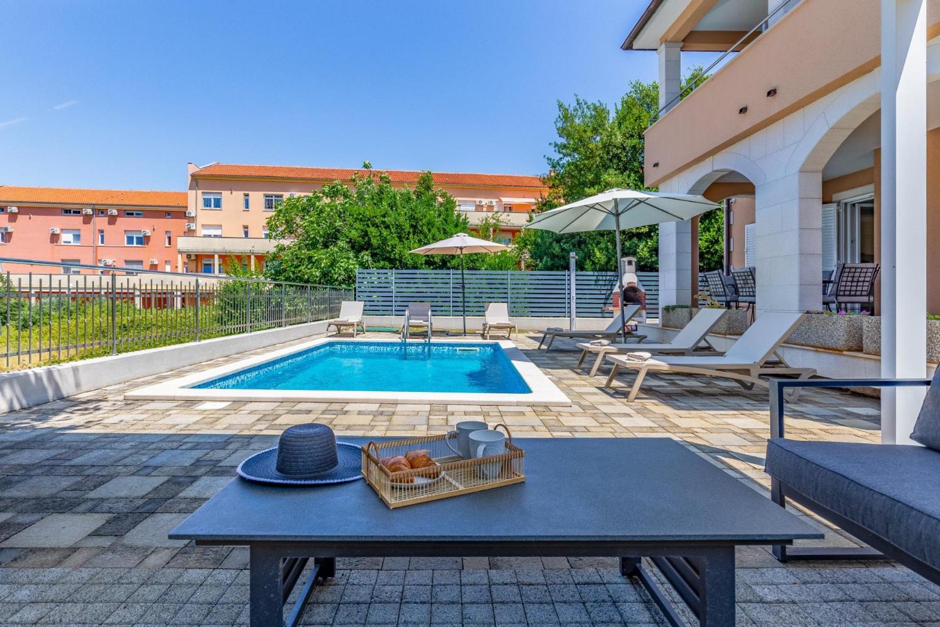 Villas Lotus With Pool And Jacuzzi Pula Extérieur photo