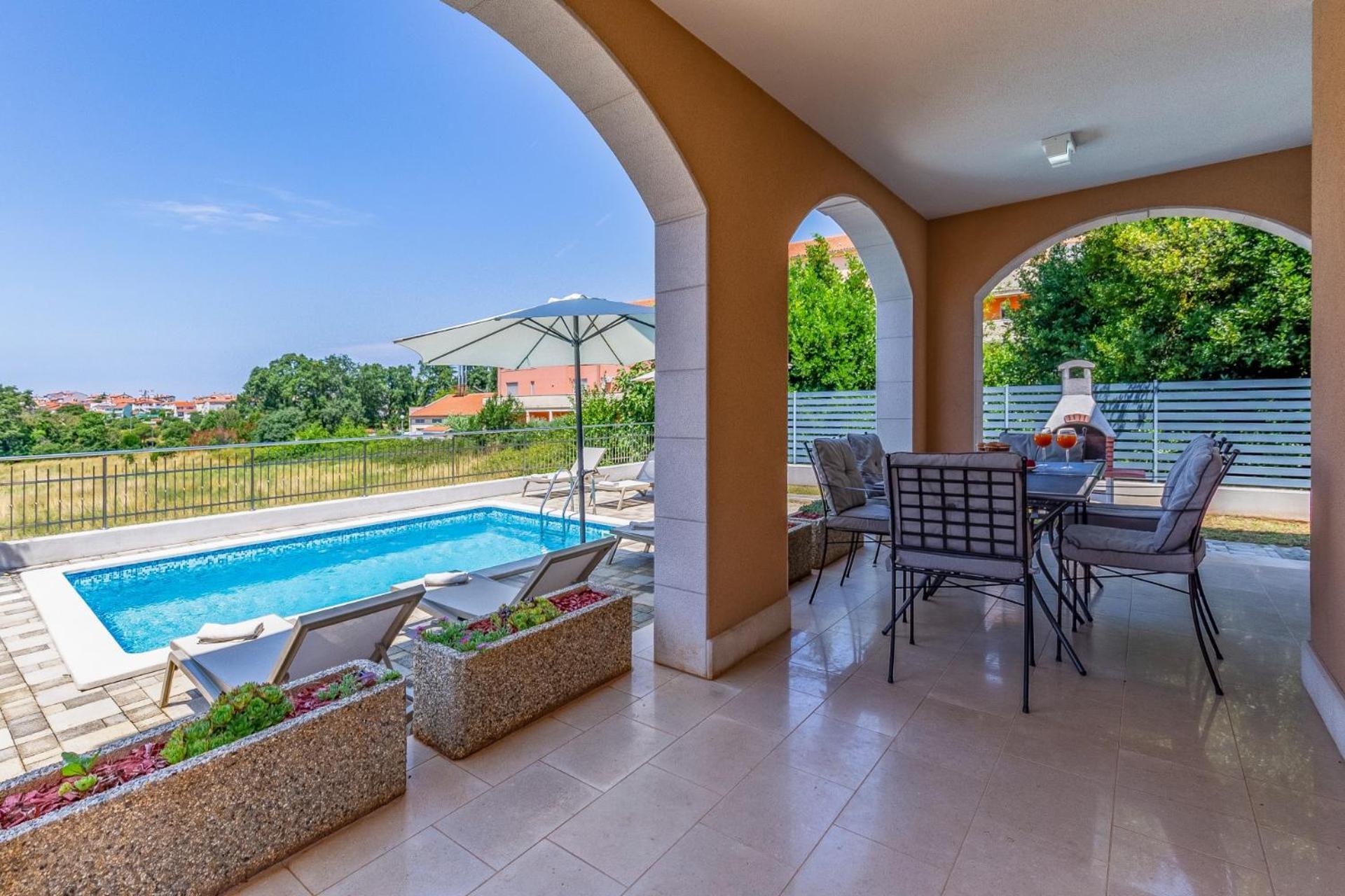 Villas Lotus With Pool And Jacuzzi Pula Extérieur photo