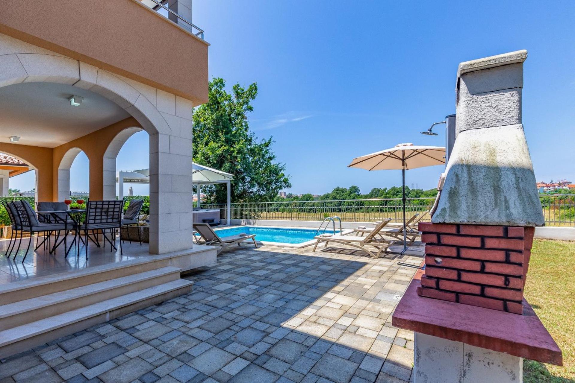 Villas Lotus With Pool And Jacuzzi Pula Extérieur photo