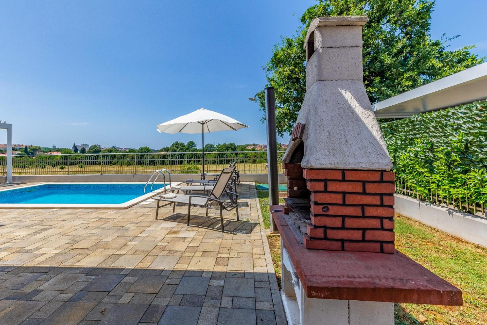 Villas Lotus With Pool And Jacuzzi Pula Extérieur photo