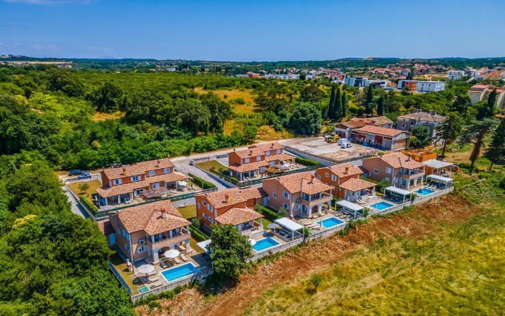 Villas Lotus With Pool And Jacuzzi Pula Extérieur photo